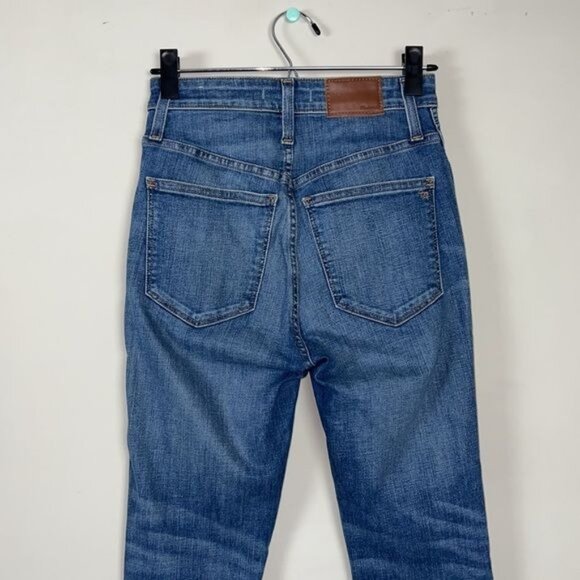 MADEWELL Curvy High-Rise Skinny Jeans: Drop Step-Hem Edition - 25 - Picture 10 of 12